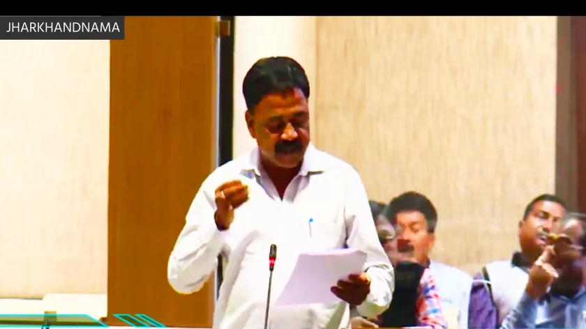 गिरीडीह : बस दुर्घटना में हताहत लोगों के परिजनों को मिला 46 लाख का मुआवजा गिरीडीह : बस दुर्घटना में हताहत लोगों के परिजनों को मिला 46 लाख का मुआवजा