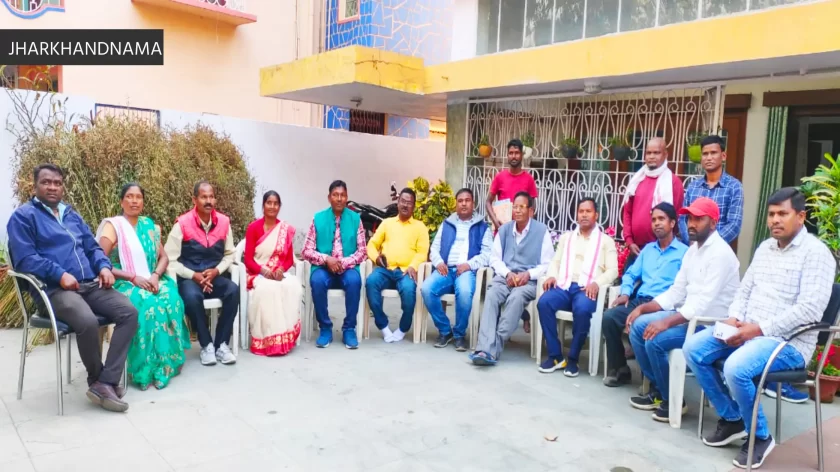 बैठक : आरएसएस समर्थक सरना धर्म व संस्कृति पर बयानबाजी करना छोडे