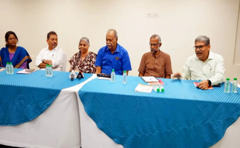 बाजार आधारित अर्थव्यवस्था कैंसर की तरह जो सिर्फ फैलना चाहती है